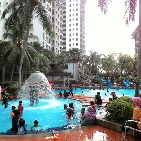 Aparthotel Costa Mahkota Malacca Esterno foto