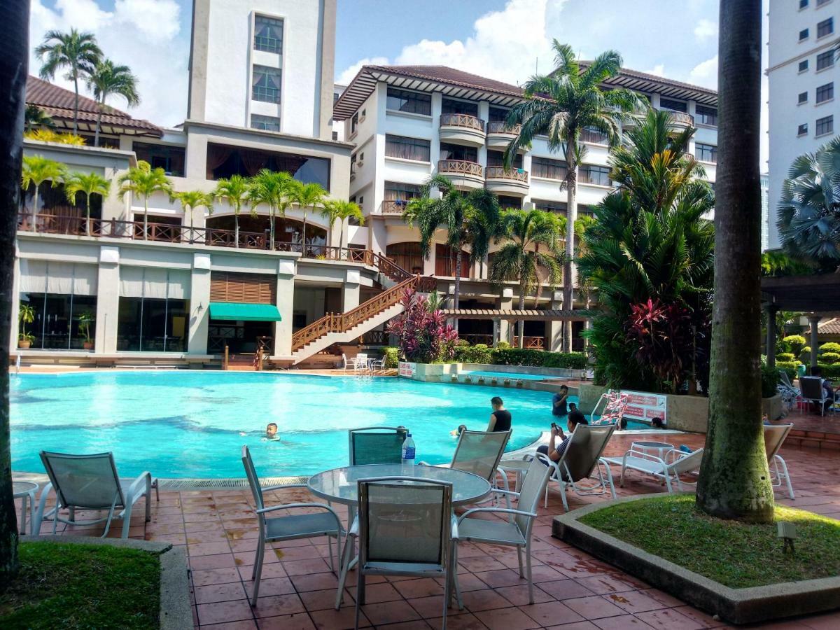 Aparthotel Costa Mahkota Malacca Esterno foto