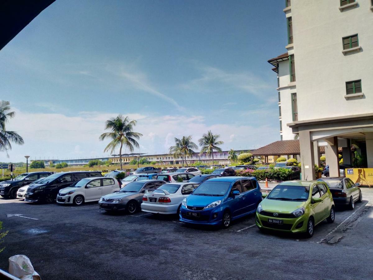 Aparthotel Costa Mahkota Malacca Esterno foto