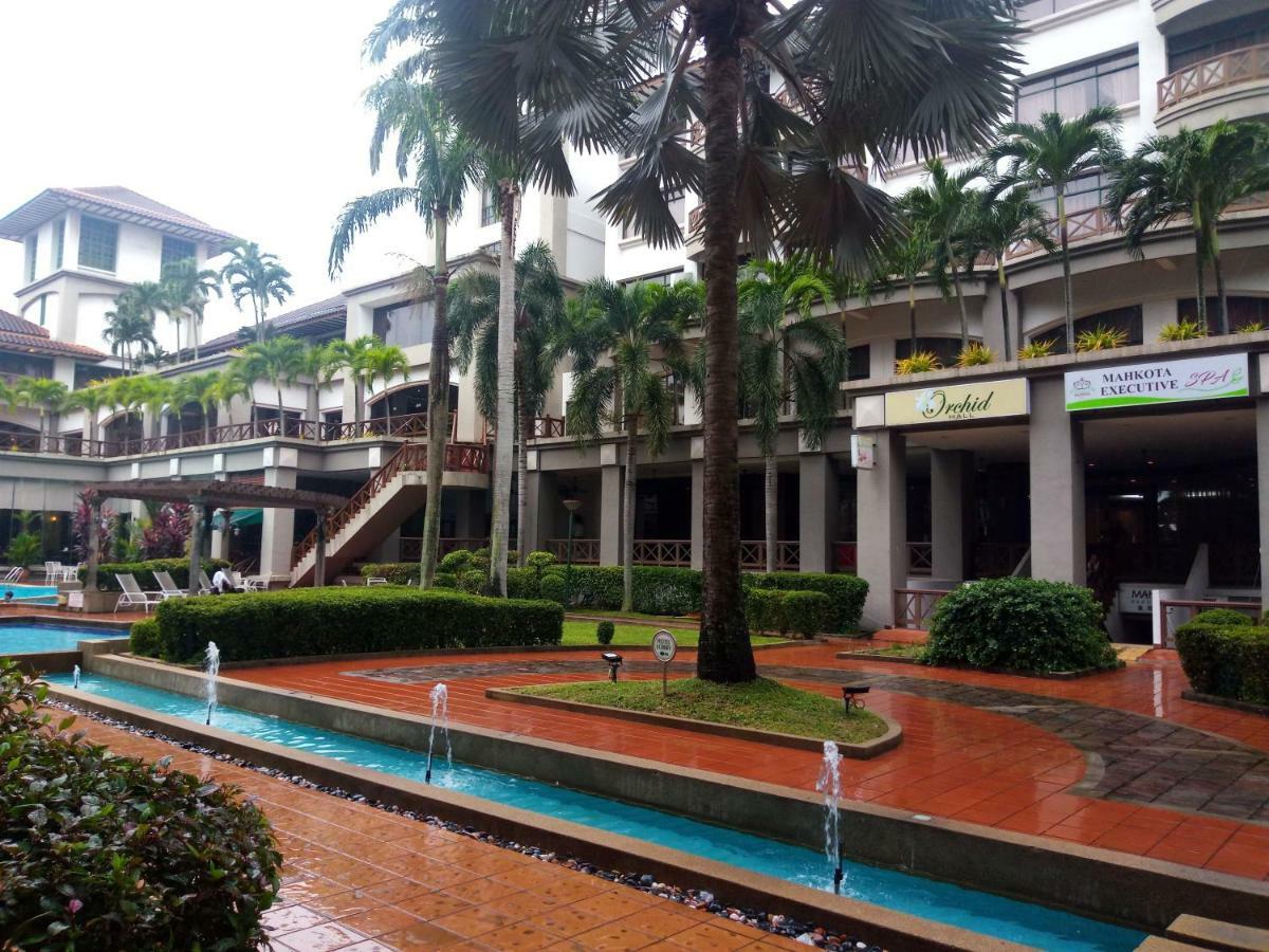Aparthotel Costa Mahkota Malacca Esterno foto