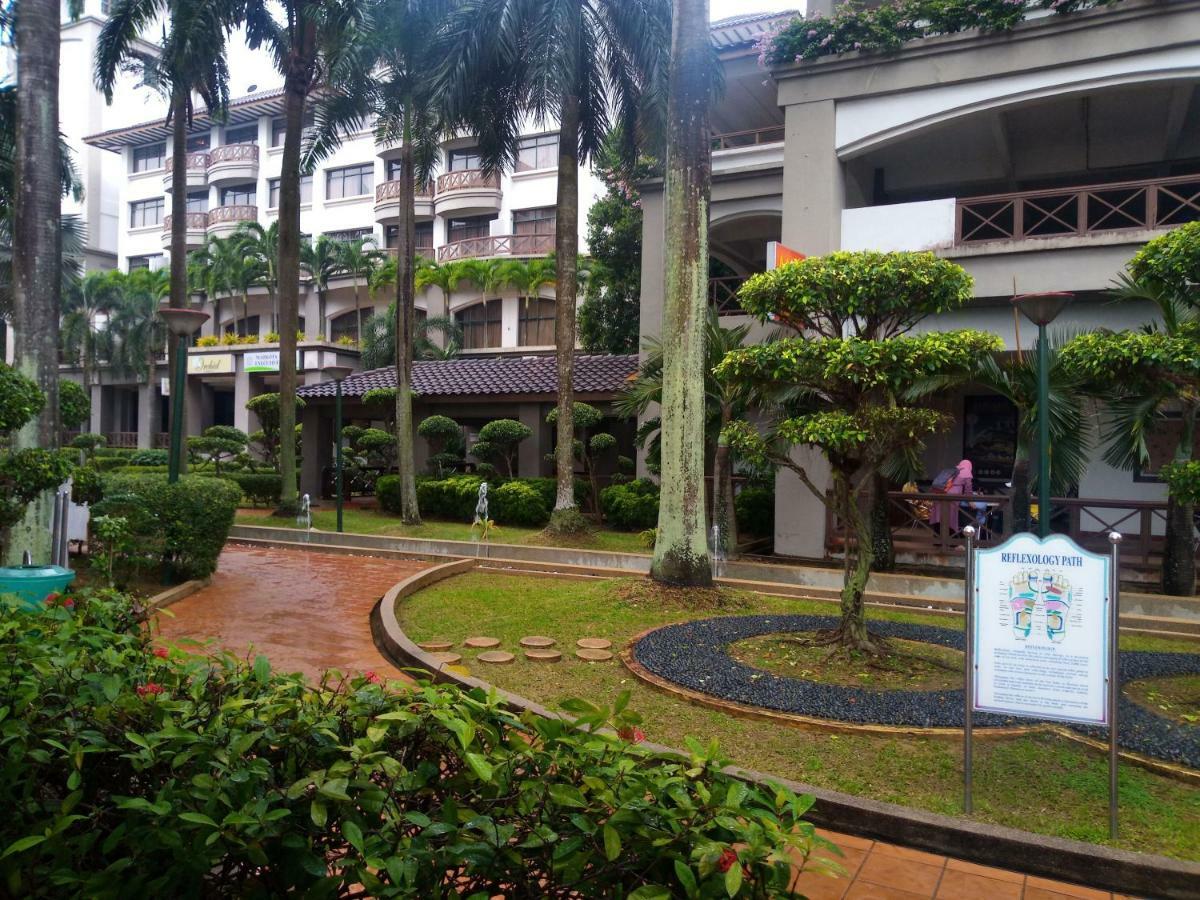 Aparthotel Costa Mahkota Malacca Esterno foto