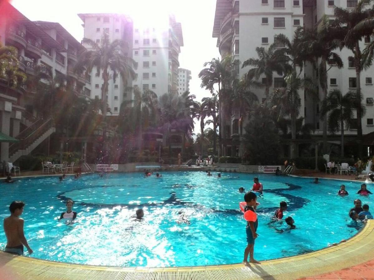 Aparthotel Costa Mahkota Malacca Esterno foto