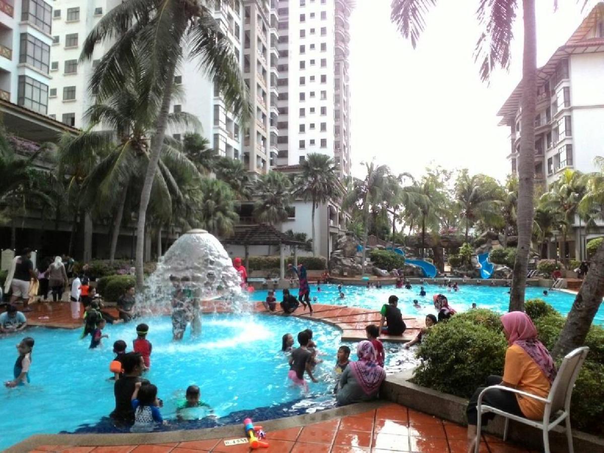 Aparthotel Costa Mahkota Malacca Esterno foto