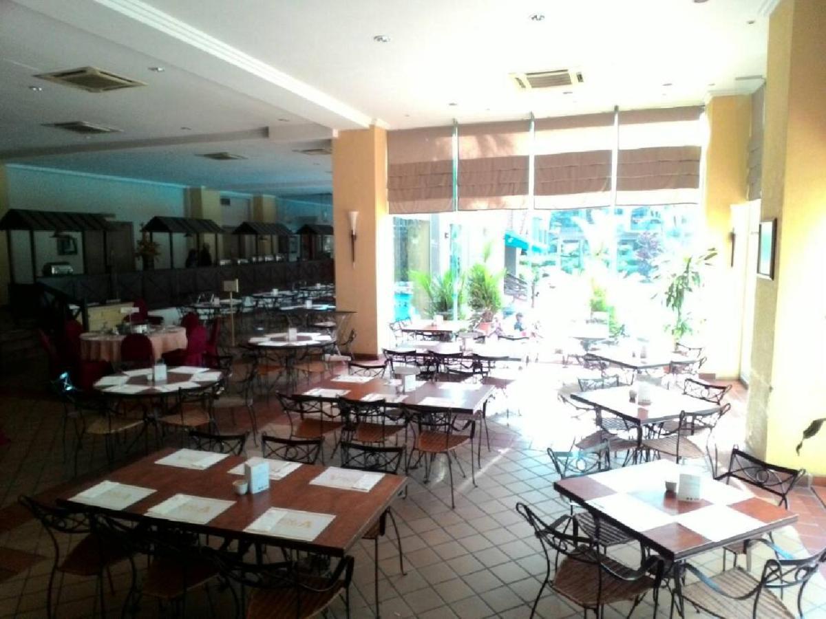Aparthotel Costa Mahkota Malacca Esterno foto